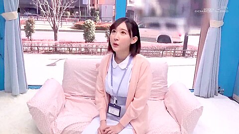 「筆おろし？わたし頑張ります♡」美爆乳ロリ看護婦がオナニーお手伝い、からの暴発寸前の肉棒に跨って腰振りSEXだってｗｗｗ